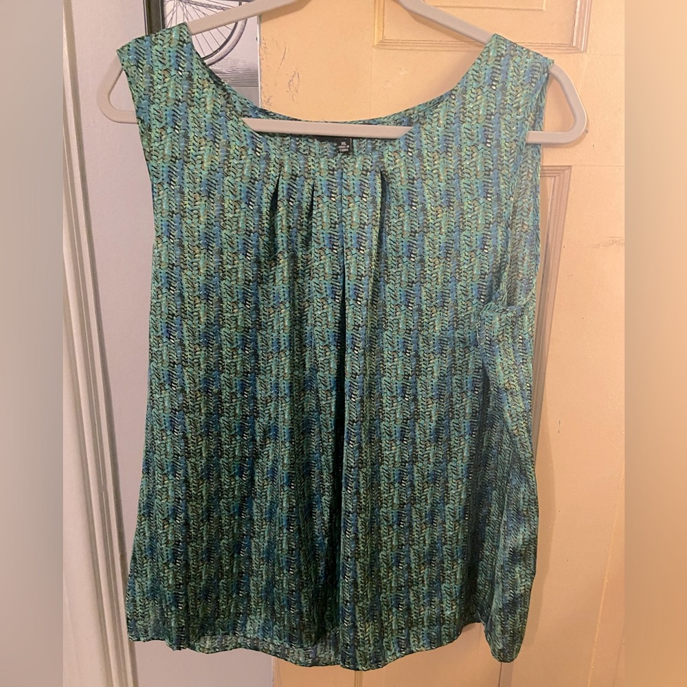Colorful patterned tank top shell